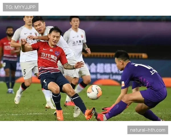 亚洲杯裁判判罚引争议 关键判决成比赛焦点 亚洲杯裁判判罚引争议 关键判决成比赛焦点