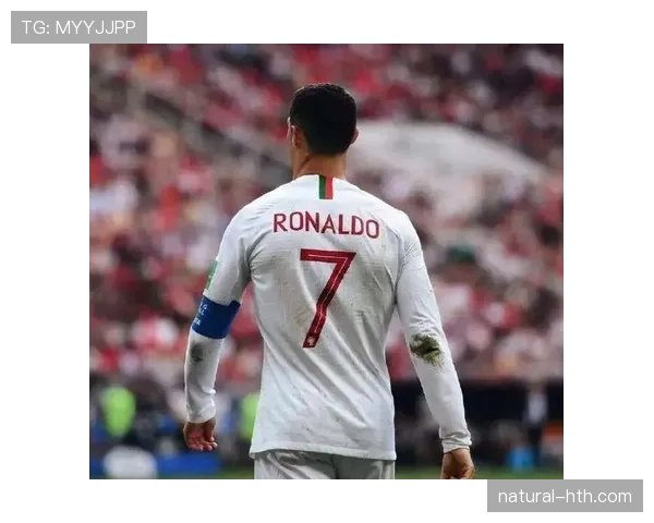 C罗率葡萄牙挺进欧洲杯四强，传奇再续新篇章