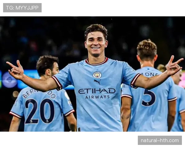 阿尔瓦雷斯刚发了几张家里照，我的银行卡瞬间失业感满满